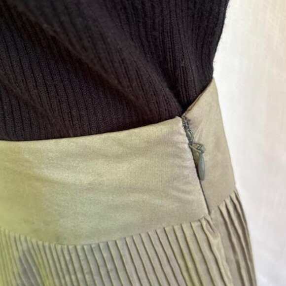 Banana Republic Gray/Silver MIDI SKIRT size 0 - Picture 3 of 8
